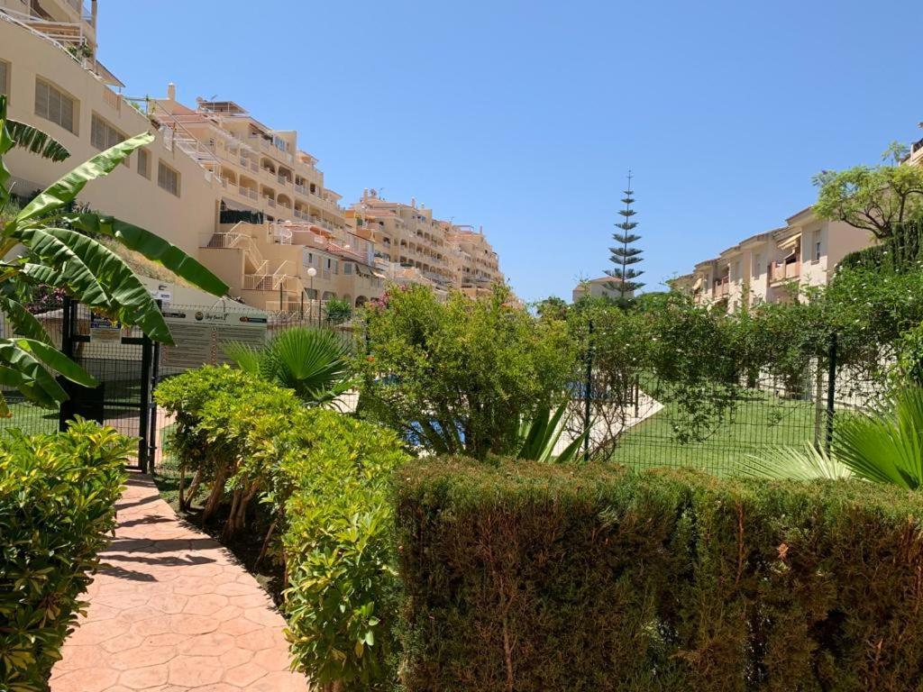 Encantador Piso Con Terraza Y Piscina Daire Benalmádena Dış mekan fotoğraf