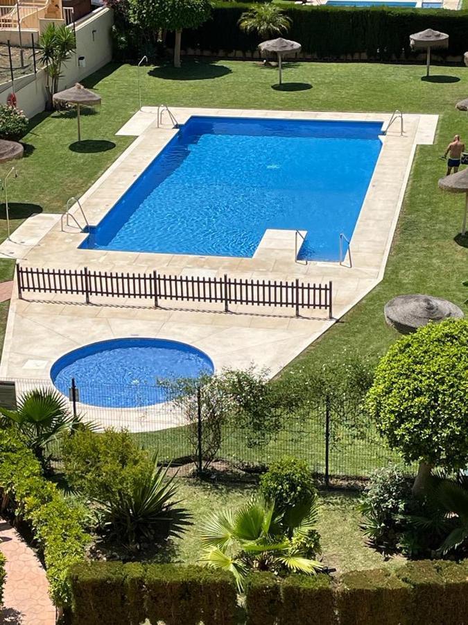 Encantador Piso Con Terraza Y Piscina Daire Benalmádena Dış mekan fotoğraf
