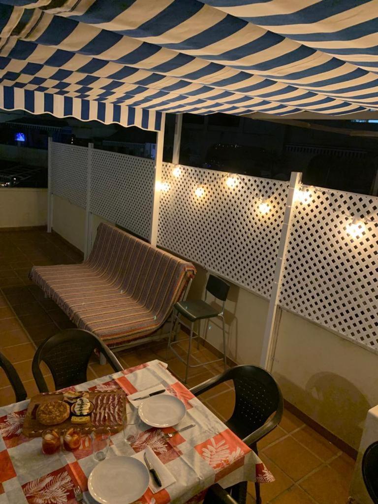 Encantador Piso Con Terraza Y Piscina Daire Benalmádena Dış mekan fotoğraf