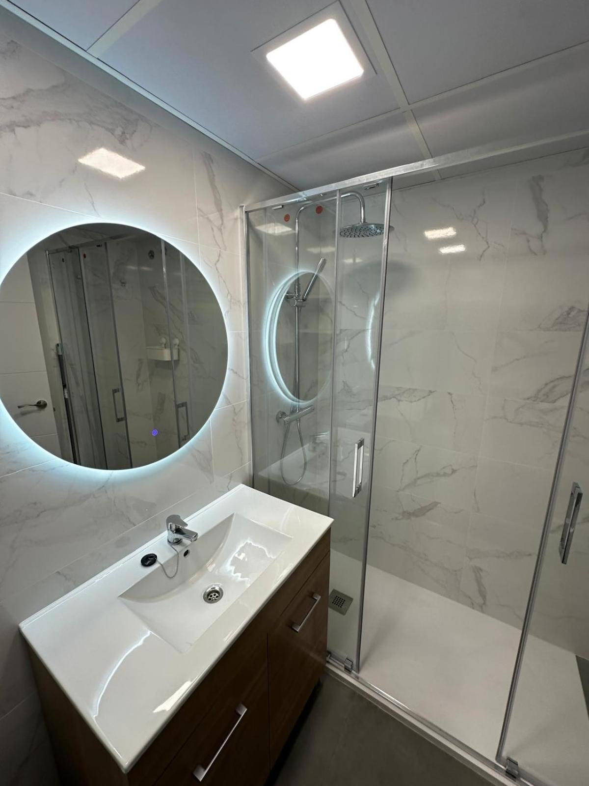Encantador Piso Con Terraza Y Piscina Daire Benalmádena Dış mekan fotoğraf